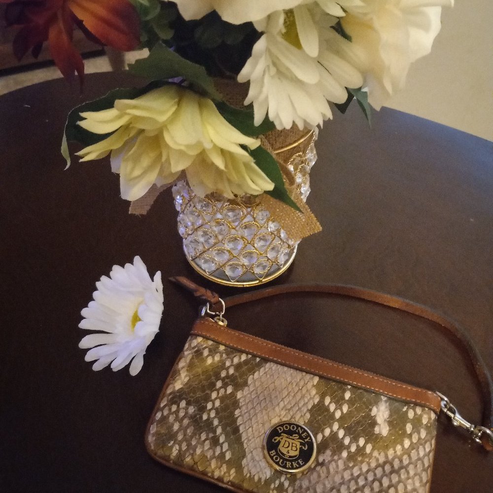 Dooney & Bourke